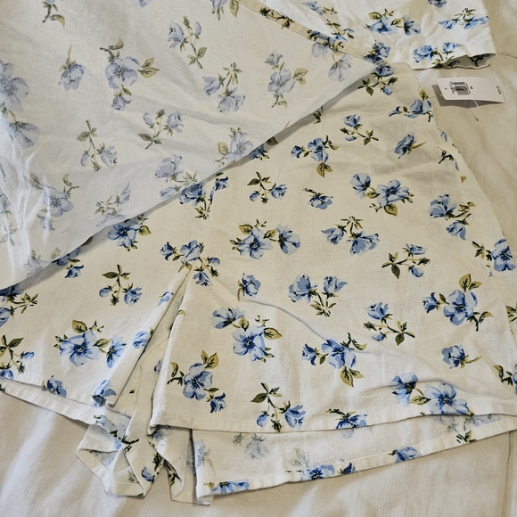 Women's Summer Floral Print Set Skort/top Old NAVY Size Small - Picture 6 of 7